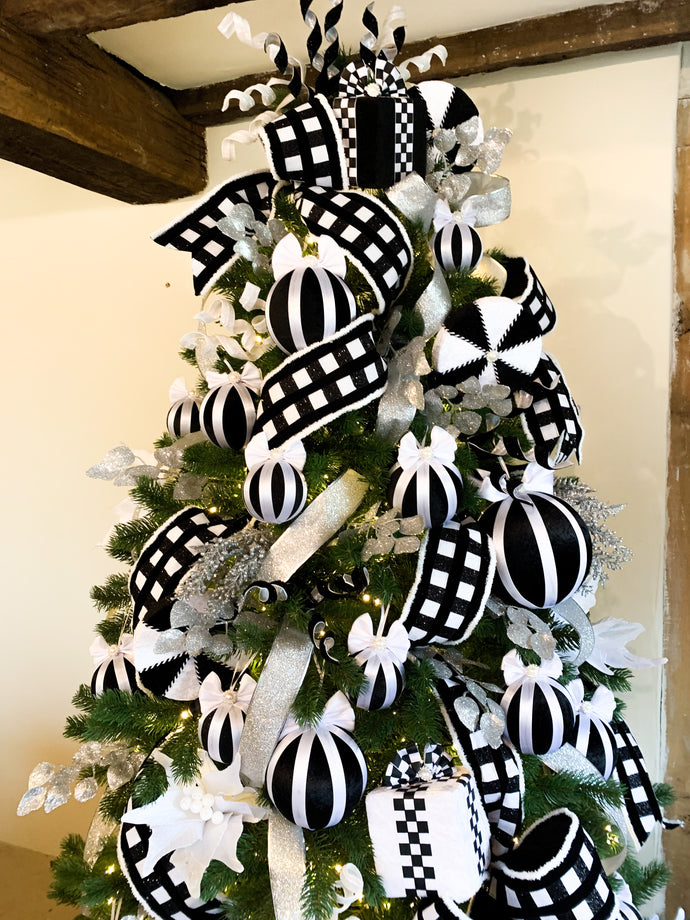 Black & White Mono Chrome Christmas Decorations