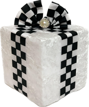 Load image into Gallery viewer, White Checkered Present Decorations
