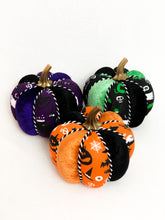 Load image into Gallery viewer, Set of 3 Spooky Pumpkins - Midnight Range
