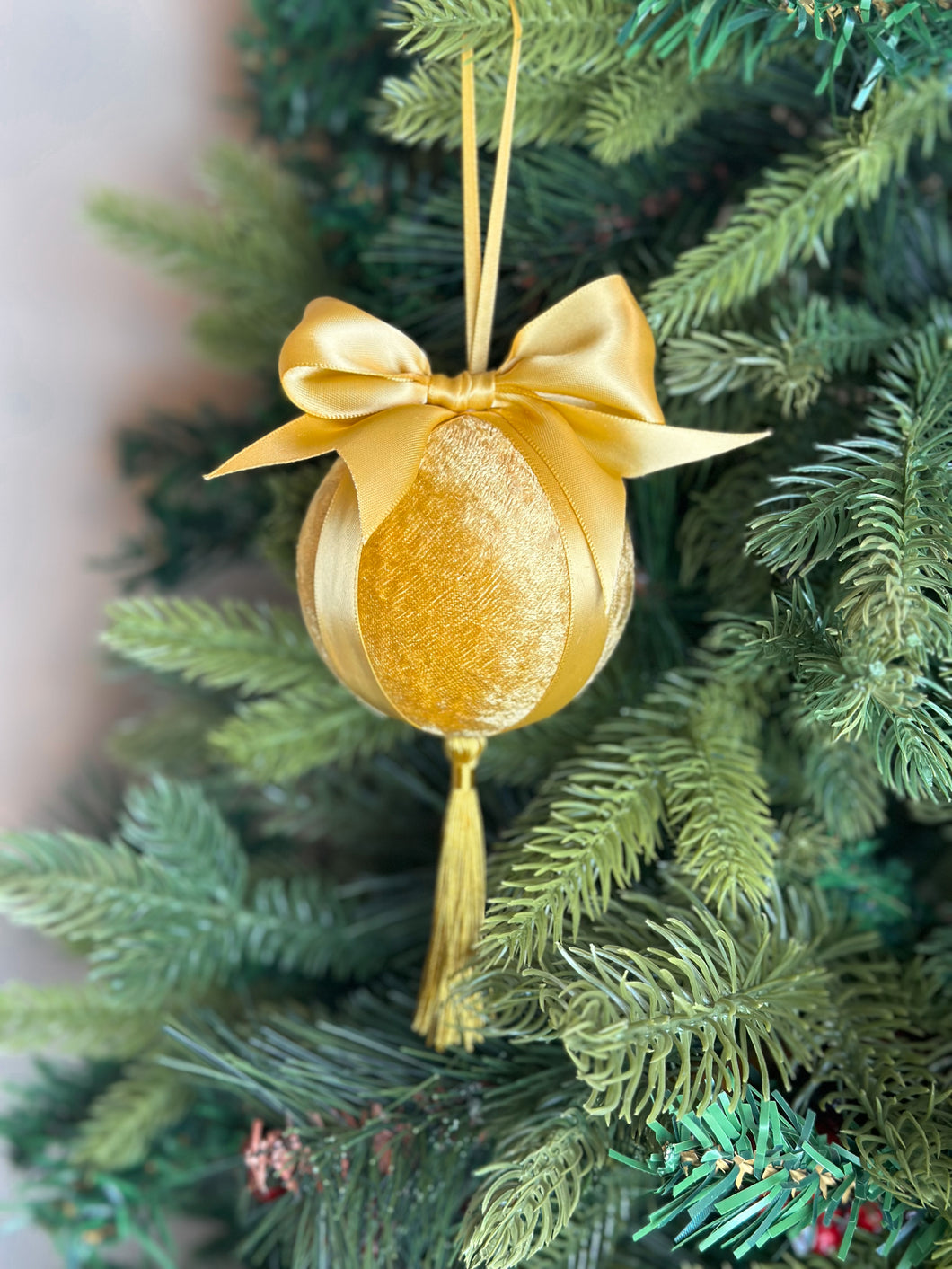 Gold Windsor Baubles