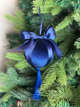 Load image into Gallery viewer, Navy Blue Windsor Baubles
