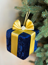 Load image into Gallery viewer, Navy Blue &amp; Gold Presents
