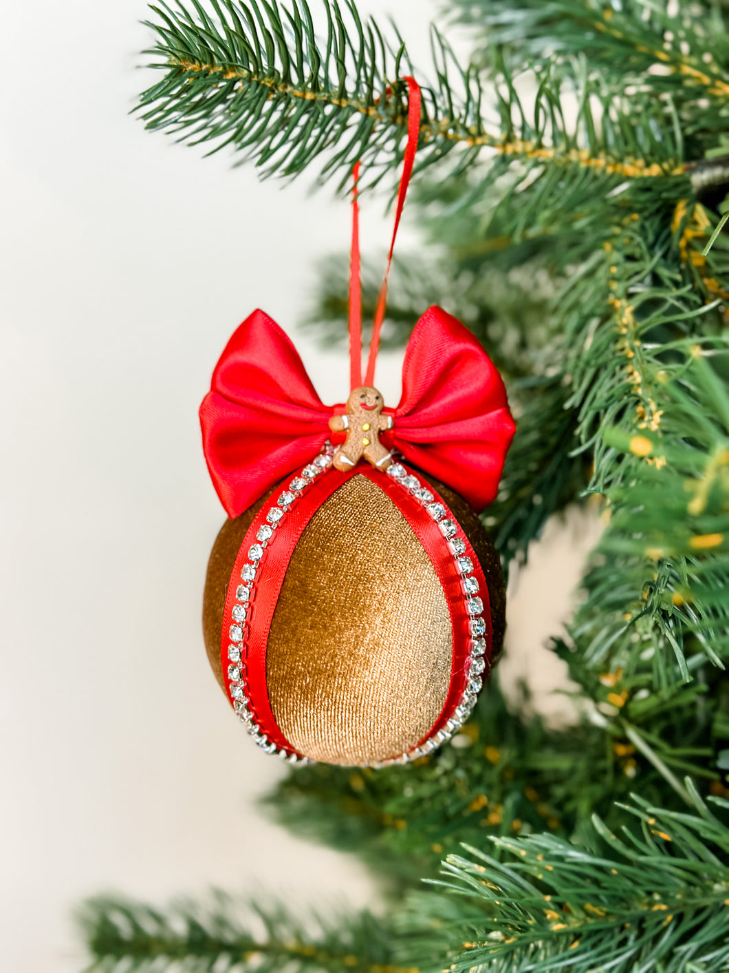 Gingerbread Red Regency Baubles