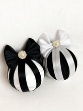 Load image into Gallery viewer, White &amp; Black Bauble - A Bauble Affair
