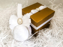 Load image into Gallery viewer, White Bauble In Gold Gift Set - A Bauble Affair
