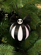 Load image into Gallery viewer, Halloween White &amp; Black Bauble
