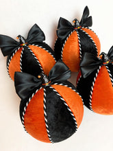 Load image into Gallery viewer, Halloween Black &amp; Orange Baubles - A Bauble Affair
