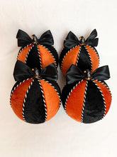 Load image into Gallery viewer, Halloween Black &amp; Orange Baubles - A Bauble Affair
